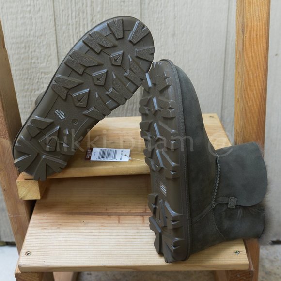 Kirkland Signature Ladies' Shearling Boot IN GREEN - Picture 2 of 5